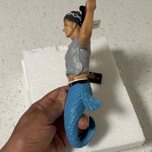 December Diamonds Sk8r Skater Boy Resin Merman Holiday Ornament 2022 NWT - Picture 9 of 11